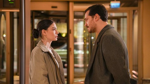 Demet Özdemir ve Çağatay Ulusoy ekranlara ''Eşref Rüya'' dizisiyle geri döndü