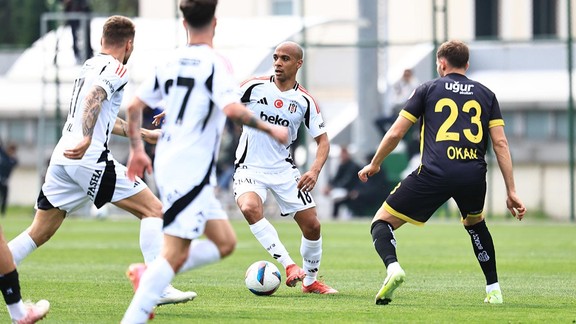 Beşiktaş evinde 3-1 mağlup oldu