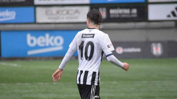Beşiktaş 17 yaşındaki 10 numaralı yıldızını bedelsiz kaybedebilir!