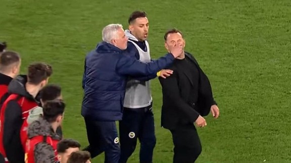 Olaylı derbi sonrası sular durulmuyor! Okan Buruk'tan Mourinho'ya yanıt gecikmedi