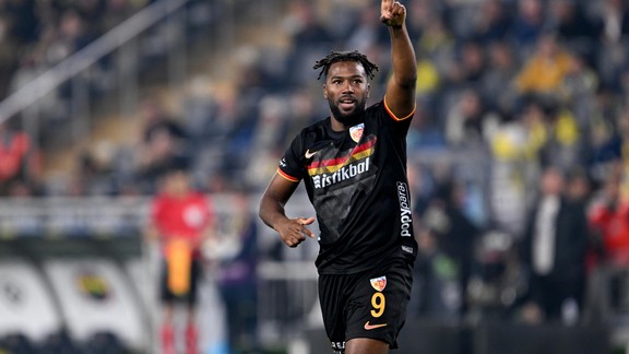 Kayserispor'un golcüsü Nazon Mourinho ile böyle alay etti