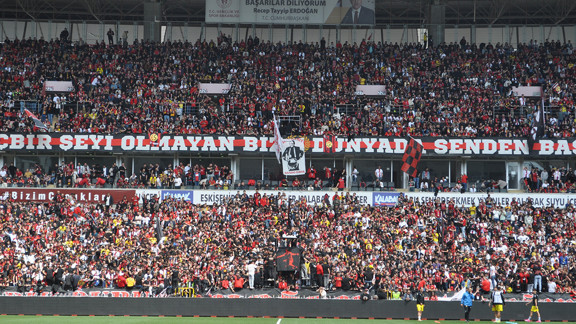 Amatör lig maçında Süper Lig takımlarını kıskandıran manzara!