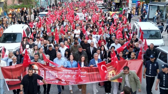 Bandırma, 19 Mayıs'ı coşkuyla kutladı