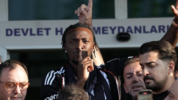 Beşiktaş'ın yeni golcüsü İstanbul'a geldi