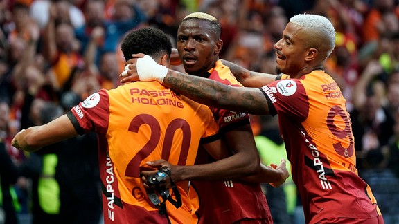 Osimhen transferinde sona doğru! Bir istek daha kabul edildi