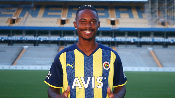 Fenerbahçe'de Lincoln Henrique'nin sözleşmesi feshedildi