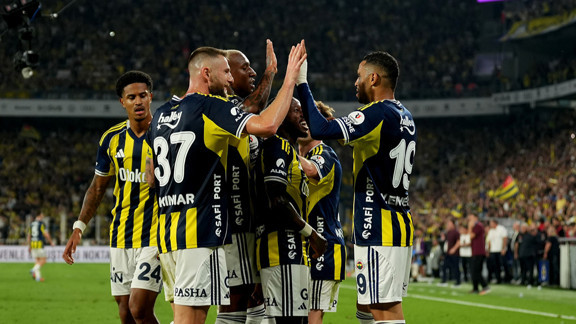 Fenerbahçe, Trabzonspor'u üst üste 4. maçta da yendi