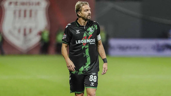 Caner Erkin sahada takım arkadaşına tokat attı!