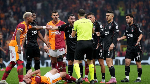 Kural hatası iddiası olay oldu: Galatasaray - Beşiktaş derbisi iptal edilip yeniden mi oynatılacak ?
