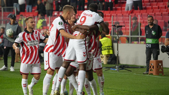 Samsunspor, UEFA Konferans Ligi'nde 2'de 2 yaptı!