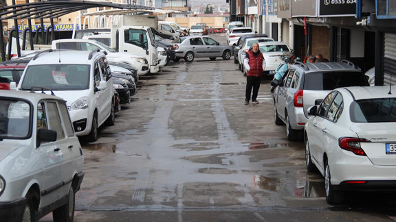 İkinci el araç alıp satacaklar dikkat! Süre uzatıldı