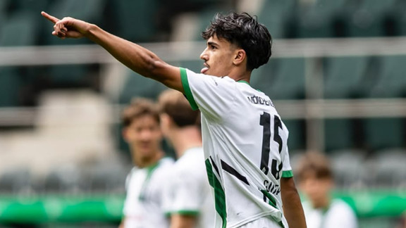 Galatasaray'ın 18 yaşındaki yeni transferi İstanbul'da!