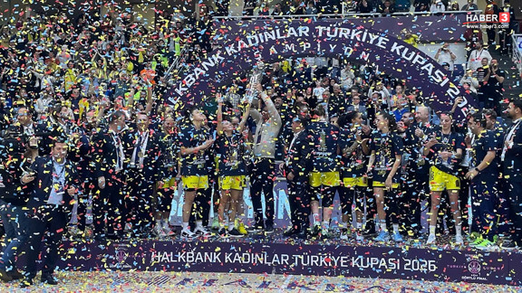 Fenerbahçe'nin sultanları da Galatasaray'ın sultanlarını yenip şampiyon oldu!