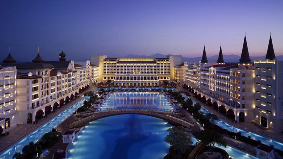 Antalya'nın dünyaca ünlü ultra lüks oteli el değiştirdi