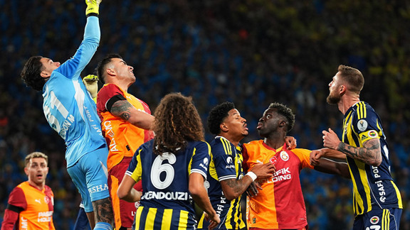 Galatasaray-Fenerbahçe derbisinin cezaları belli oldu