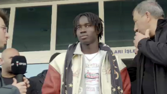 Galatasaray'ın 18 yaşındaki transferi İstanbul'da!