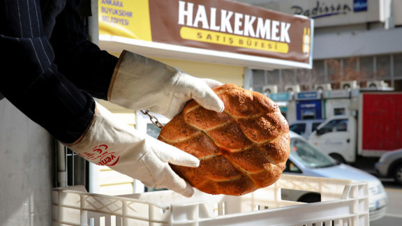 Ankara'da Halk Mobil Ekmek Fırını ile yerinde sıcak pide üretimi