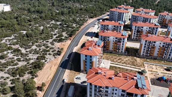 Muğla Büyükşehir Akçaova TOKİ’de Yol Sorununu Çözdü