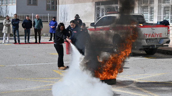 ABB'den Deprem Haftası'nda öğrencilere afet farkındalık eğitimi ve tatbikatı