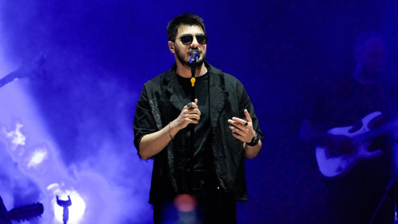 Semicenk'ten kötü haber: Apar topar hastaneye kaldırıldı