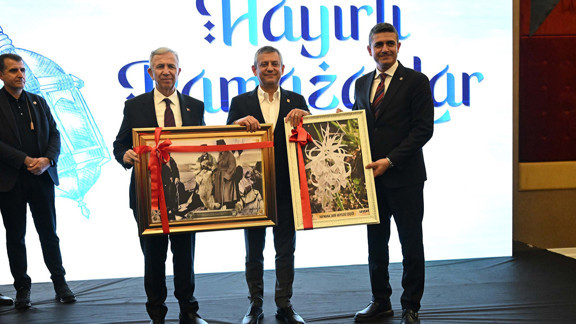 Mansur Yavaş, Özgür Özel ile birlikte Haymanalılarla iftarda buluştu