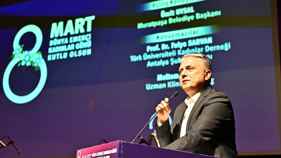 Muratpaşa’da 8 Mart Dünya Kadınlar Günü kutlandı