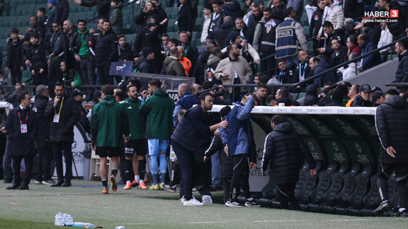 Kocaelispor-Konyaspor maçında kıyamet koptu, Selçuk İnan tüm kulübeyi soyunma odasına gönderdi