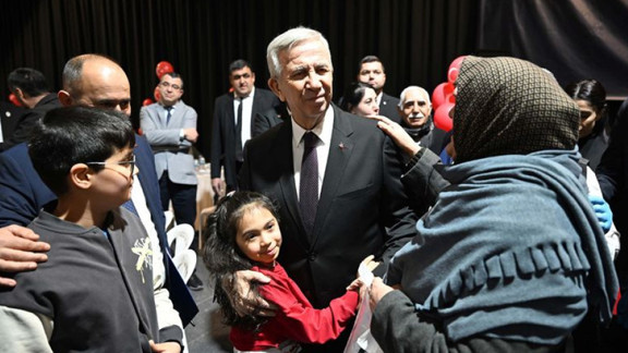 Mansur Yavaş şehit ve gazi yakınlarıyla iftarda buluştu