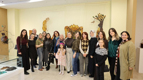 Küçükçekmece'de Güzel Sanatlar Akademisi öğrencisinden dönüşüm: Bir bütünün içinde bir olmak sergisi