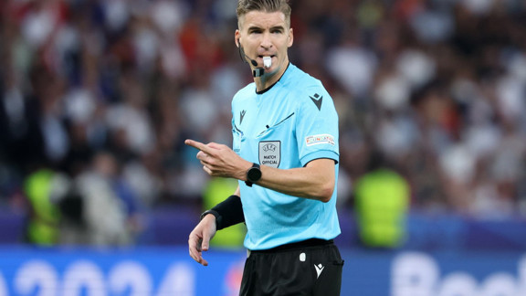 Türkiye - Romanya Play-Off maçının hakemi belli oldu