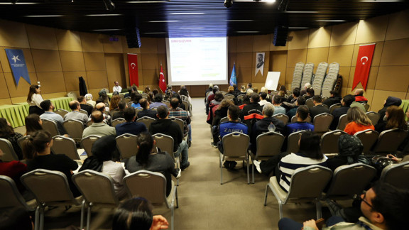 Küçükçekmece'de personele resmi yazışma kuralları ve elektronik belge yönetim sistemi eğitimi