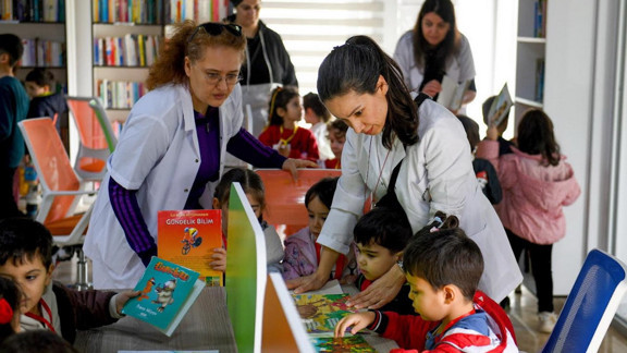 Muratpaşa'da Minik okurlar Cengiz Aytmatov’da