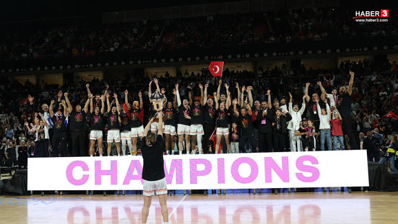 Avrupa'nın Kraliçesi ÇBK Mersin oldu! Athinaikos karşısında yenilse de kupayı kaldırdı