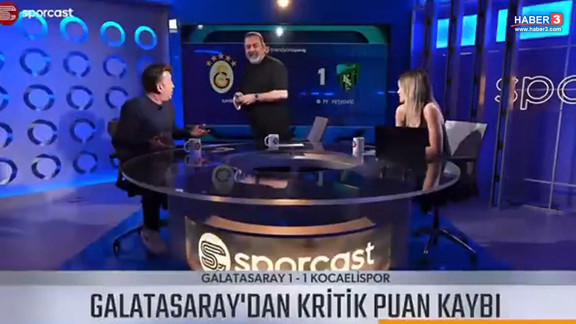 Galatasaray maçı sonrası canlı yayında büyük kavga: Mikrofonu fırlatıp stüdyoyu terk etti!
