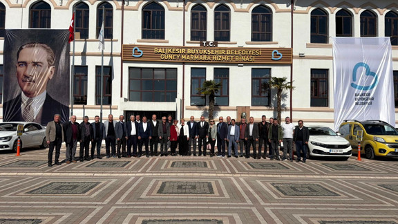 Balıkesir Büyükşehir Belediye Başkanı Akın’ın yönetim anlayışı muhtarlarla güçlü bir bağ kuruyor