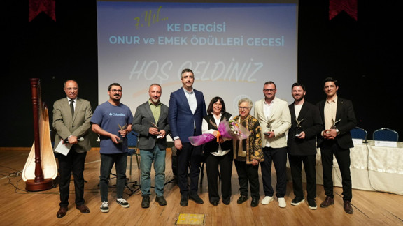 Kartal'da KE Dergisi 7. Yılını ''Onur ve Emek'' Ödülleriyle Taçlandı