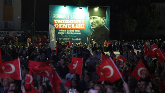 Küçükçekmece'de gün boyu süren 19 Mayıs coşkusu