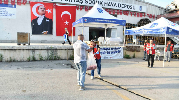Ankara Büyükşehir Belediyesi Bayram Dayanışmasını büyütüyor