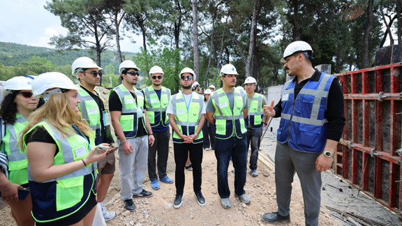 Geleceğin Mühendislerinden Muğla'da Abide Hasan Nuri Öncüer Huzurevi İnşaatı’na Ziyaret