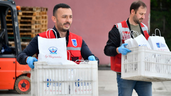 ABB kurban paylarını ihtiyaç sahibi ailelere ulaştırmaya başladı