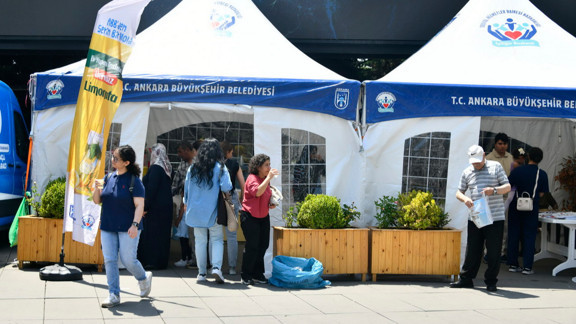 ABB'den yaz aylarında serinleten hizmet: Ücretsiz su ve limonata ikramı başladı