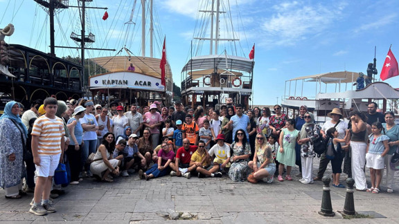 Muratpaşa'da özel gereksinimli bireyler Akdeniz’e açıldı
