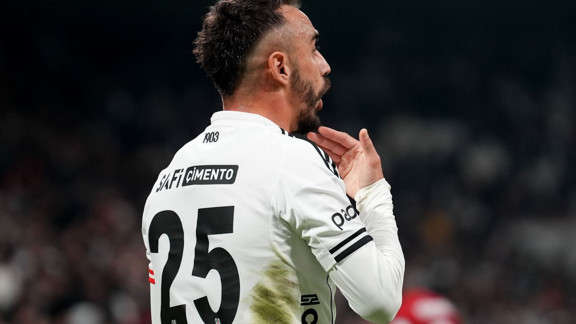 Beşiktaş'ta bir ayrılık daha... Sergen Yalçın'la gelmişti, kulübe veda etti
