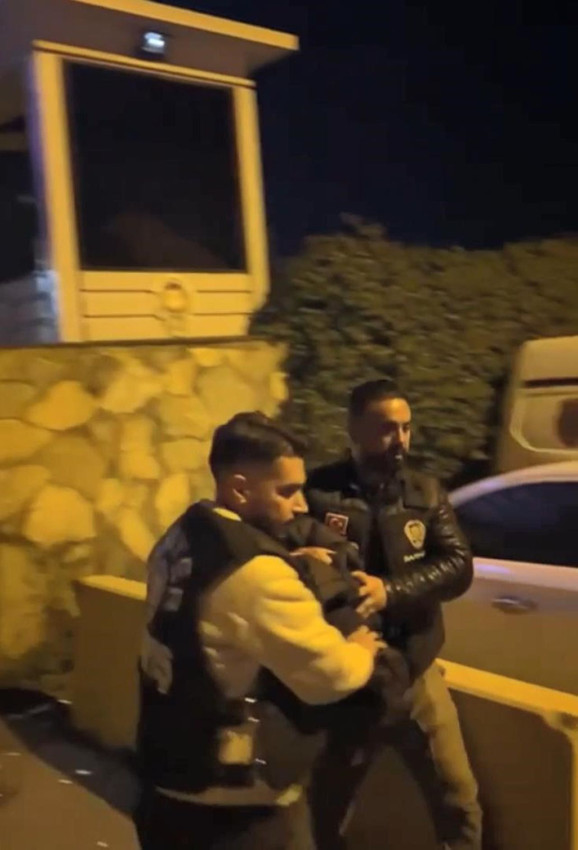 Altın hırsızı tanıdık çıktı: Evden çalıp harcadı, berberde yakalandı - Resim: 2