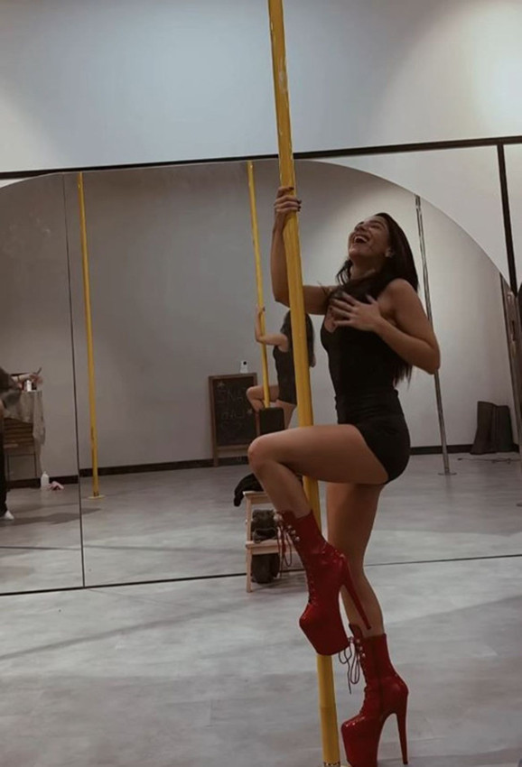 Seray Kaya'dan ''Sultana''daki direk dansı performansı izleyenleri büyüledi - Resim: 3
