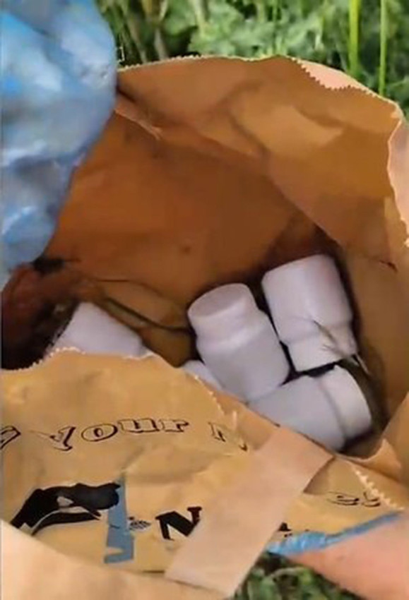 İzmir'de polis ''şüphelendiği'' dronu vurup düşürdü, bakın içinden neler çıktı - Resim: 1