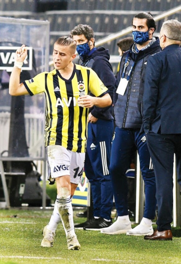 Fenerbahçe'nin yıldız isminden Erol Bulut'a tepki - Resim: 3