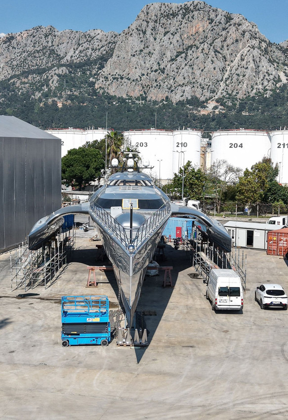 Gören uzay mekiği sanıyor ama o masmavi cennetlerin milyar TLlik en sıradışı yatı - Resim: 2