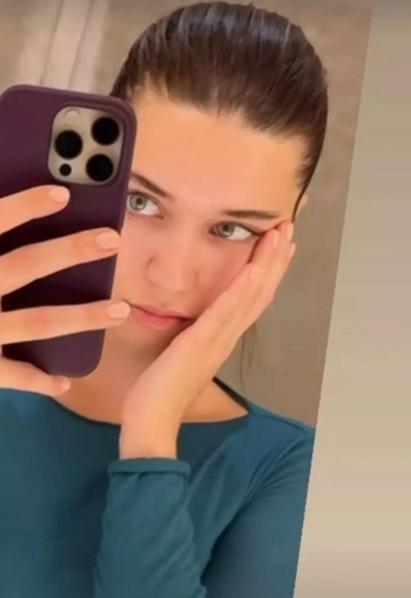 Afra Saraçoğlu'un makyajsız haline beğeni yağdı - Resim: 3