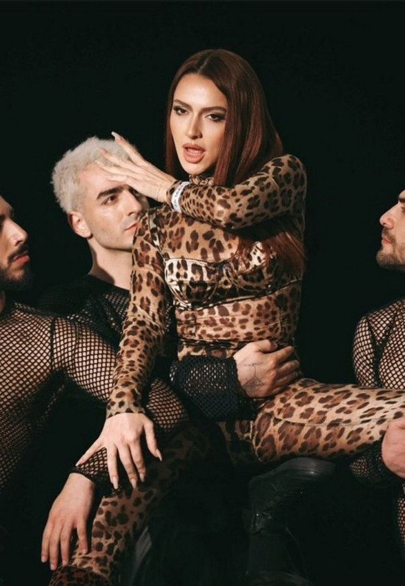 Hadise son klibinde ''cesaret'' sınırlarını aştı - Resim: 2